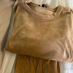Express camel velour set